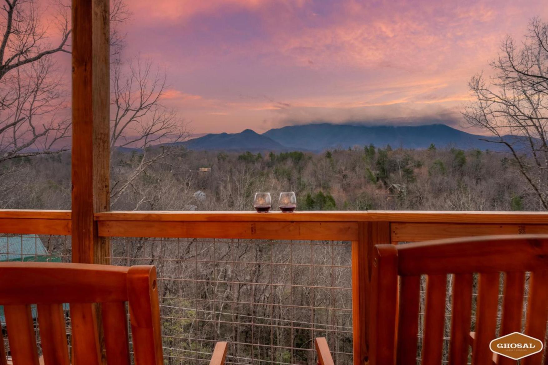 Tranquil Mountain Getaway By Ghosal Luxury Lodging ガトリンバーグ エクステリア 写真