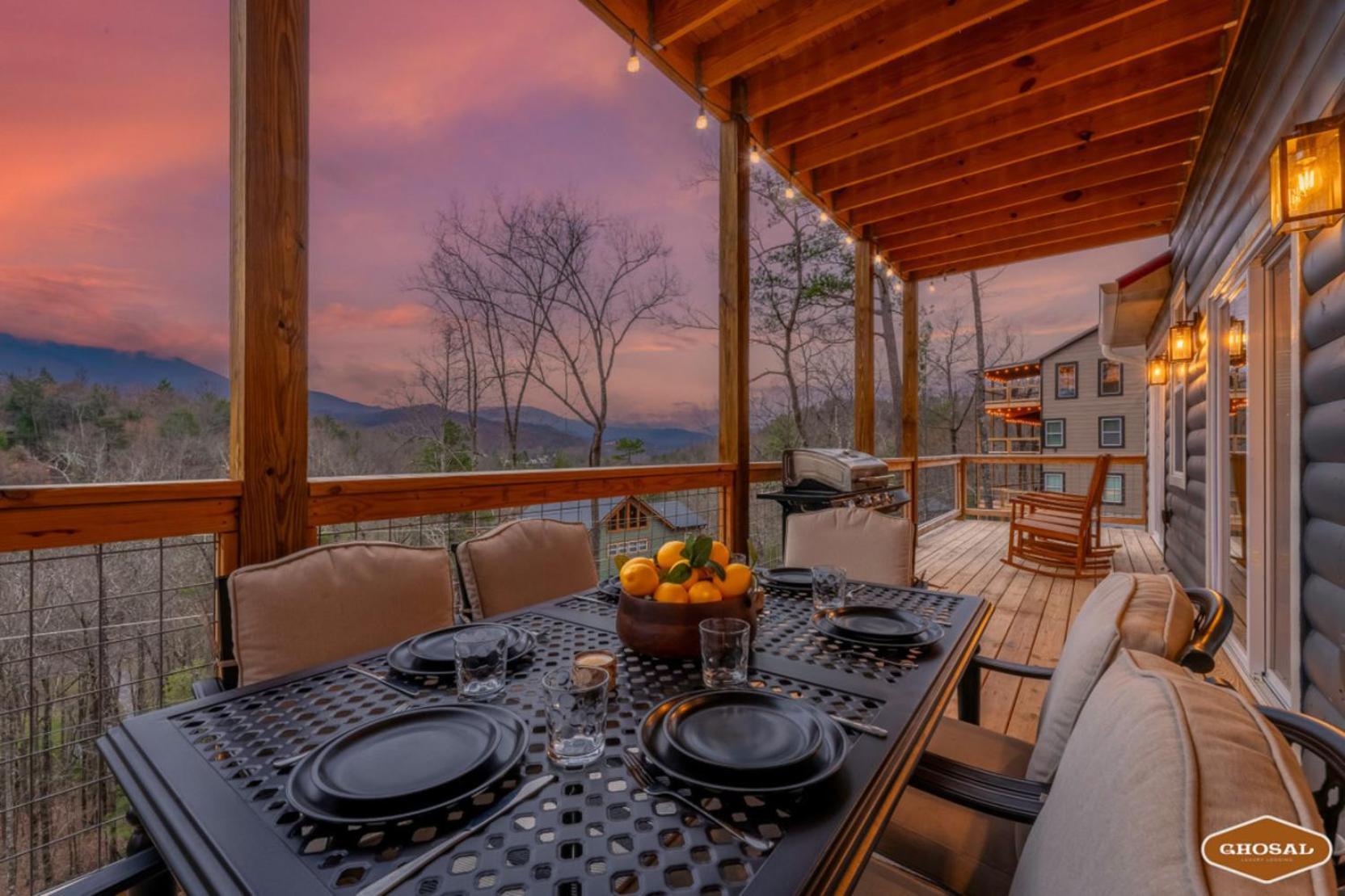 Tranquil Mountain Getaway By Ghosal Luxury Lodging ガトリンバーグ エクステリア 写真