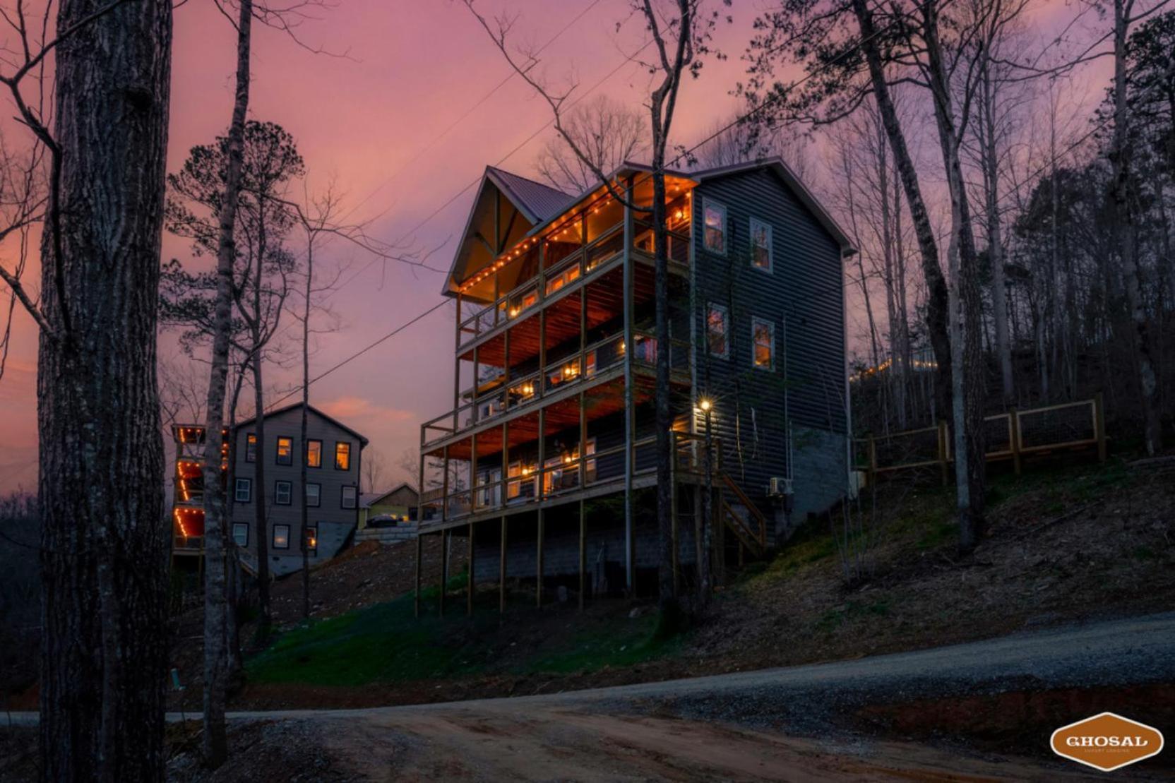 Tranquil Mountain Getaway By Ghosal Luxury Lodging ガトリンバーグ エクステリア 写真