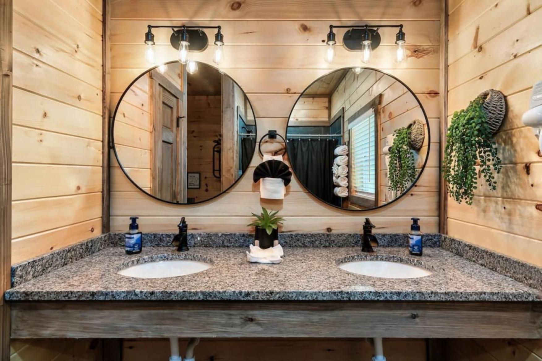 Tranquil Mountain Getaway By Ghosal Luxury Lodging ガトリンバーグ エクステリア 写真