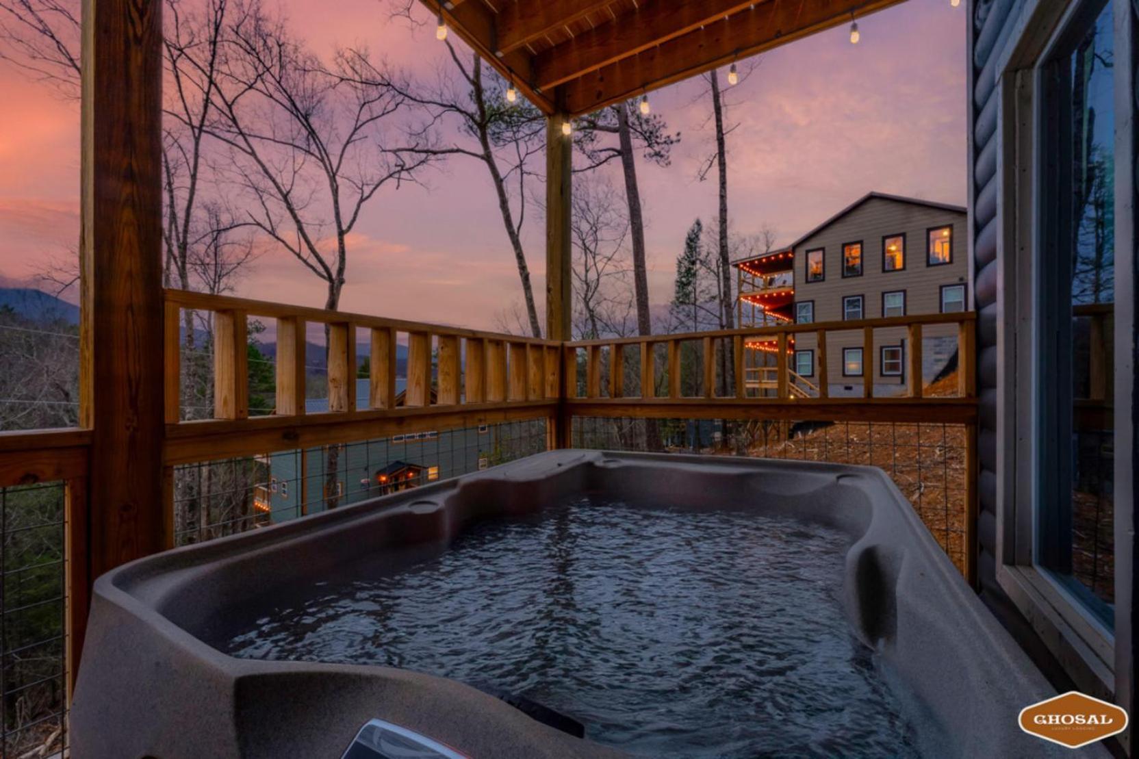 Tranquil Mountain Getaway By Ghosal Luxury Lodging ガトリンバーグ エクステリア 写真