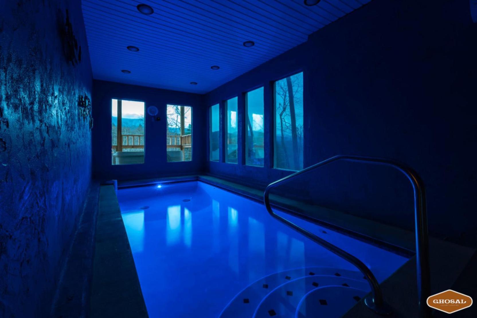 Tranquil Mountain Getaway By Ghosal Luxury Lodging ガトリンバーグ エクステリア 写真