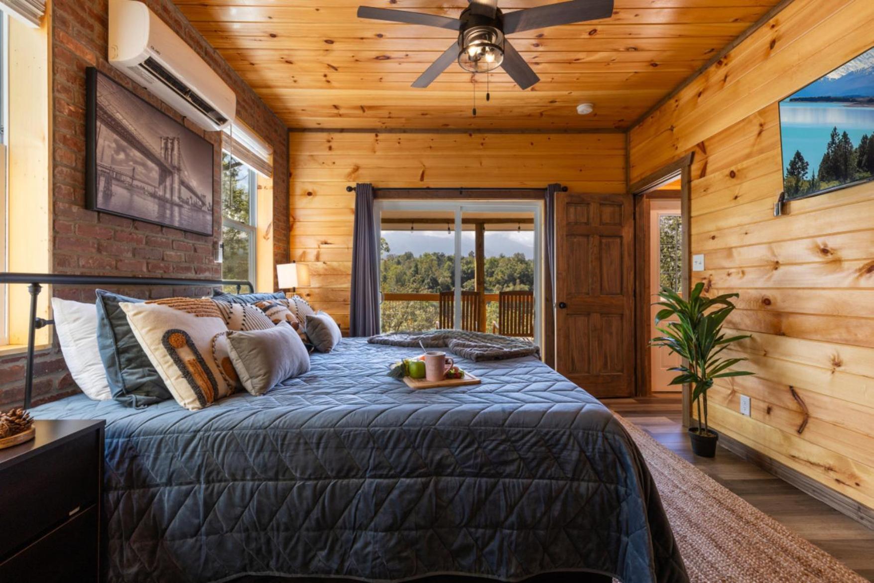 Tranquil Mountain Getaway By Ghosal Luxury Lodging ガトリンバーグ エクステリア 写真
